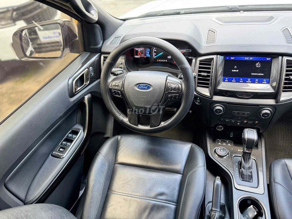 Ford Everest Titanium 2021 4x4 - 34.000km Trắng. Mua bán Ô tô tại Quận Tân Bình Tp Hồ Chí Minh được đăng bởi Sài Gòn Ford hình 8