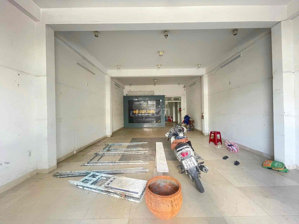 Cho thuê nhà 4 tầng đg Núi Thành, 180m2 ngang 6m giá 45tr