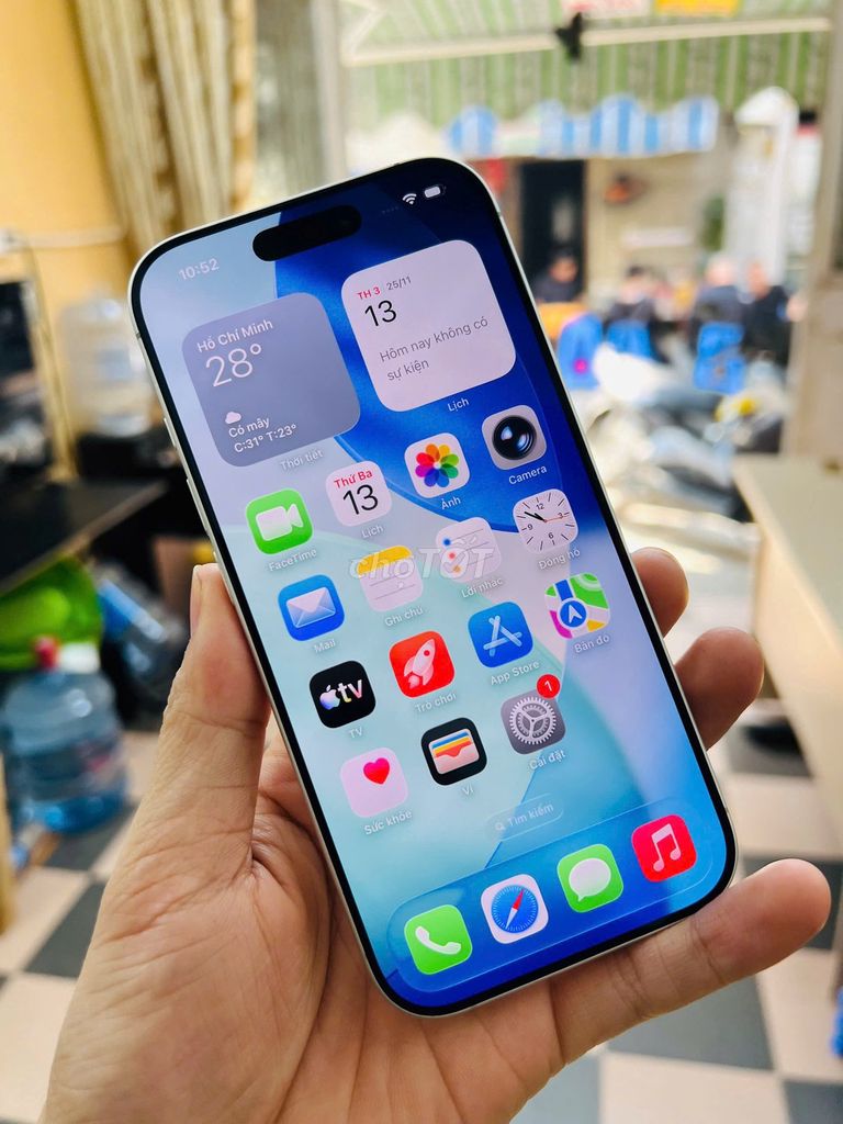 Apple iPhone 17 256GB Trắng PIN 100% SẠC 72 LẦN. Mua bán Điện thoại tại Quận Đống Đa Hà Nội được đăng bởi NHẬT LỆ CAMERA hình 1