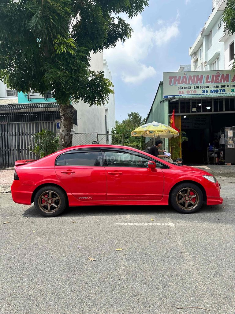 Honda Civic 2.0 автомат 2008 красный