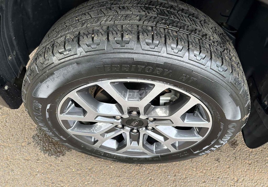 Ford Everest 2023 Titanium 2.0L 4x2 AT - 33000 km. Mua bán Ô tô tại Quận 12 Tp Hồ Chí Minh được đăng bởi Văn Bình hình 9
