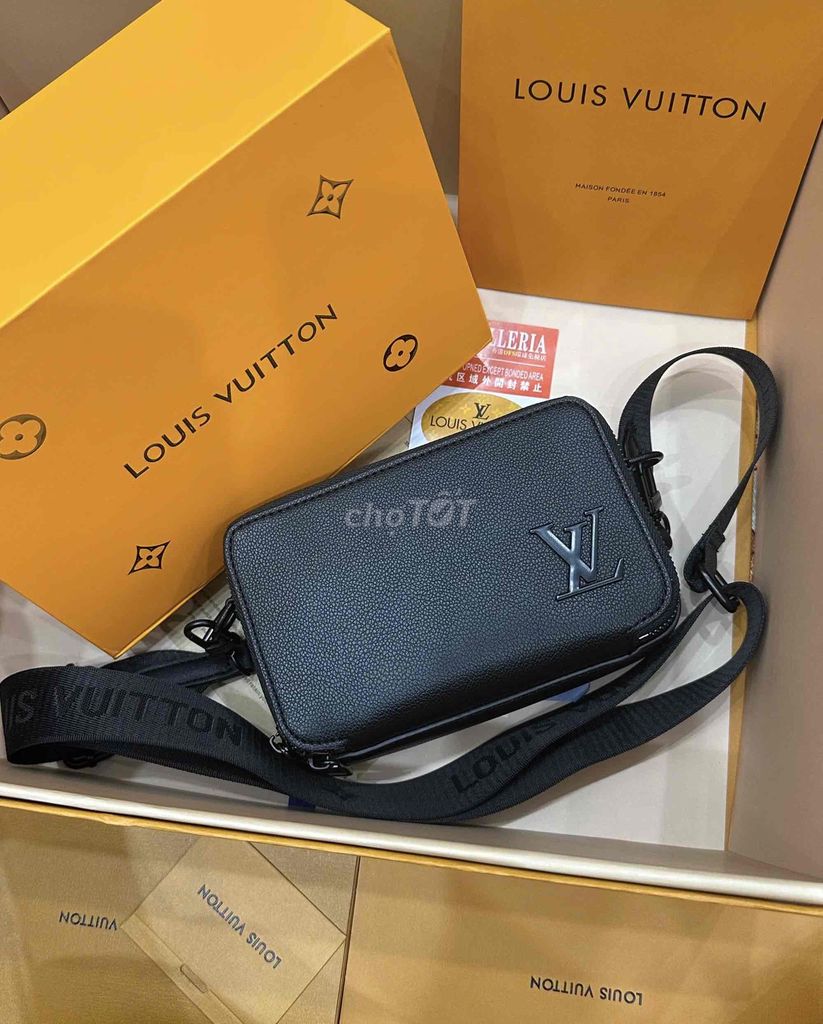 Túi Nam LV Đeo Chéo. Mua bán Túi xách tại Quận Bình Tân Tp Hồ Chí Minh được đăng bởi Trúc Phương hình 1