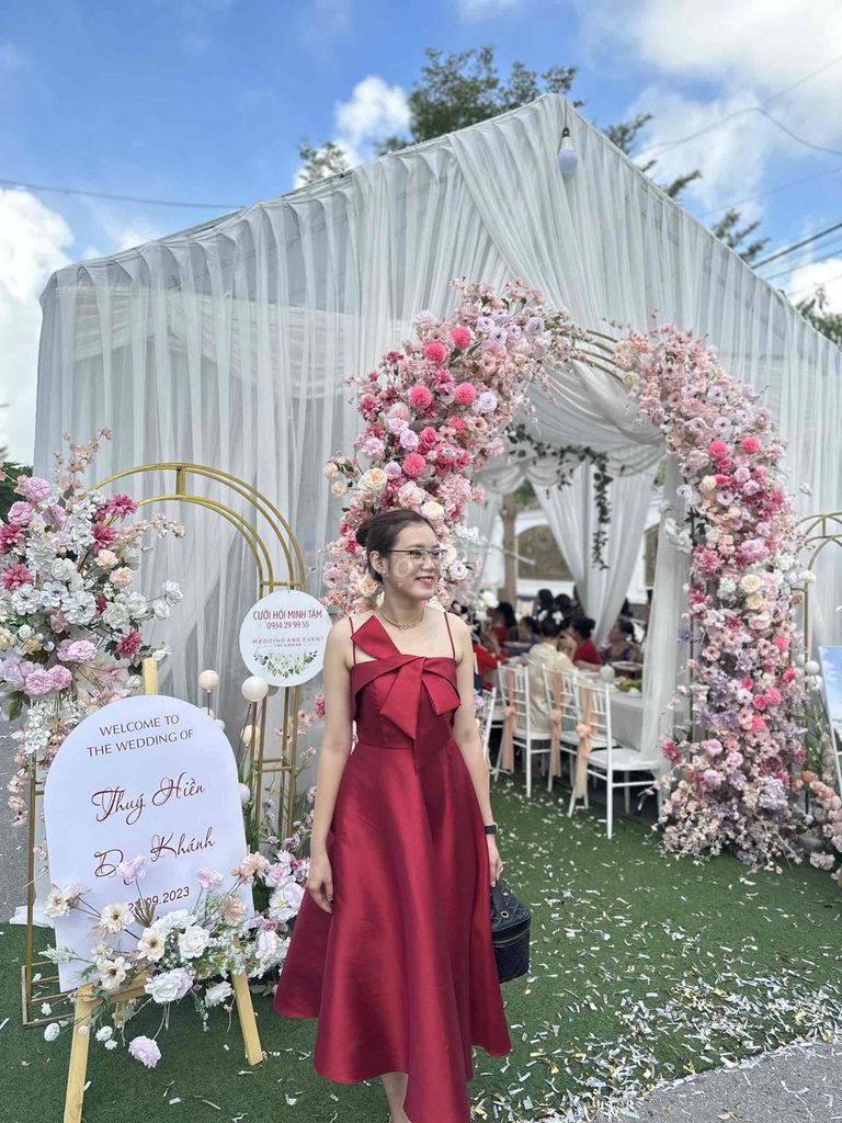 Váy tiệc Nữ Đỏ Chất liệu tốt Size M Mới 95%. Mua bán Quần áo tại Thành phố Chí Linh Hải Dương được đăng bởi Hoàng Thanh Bình hình 1