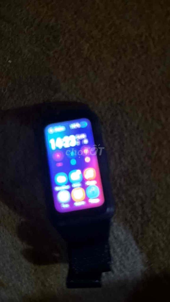Đồng hồ thông minh Đen. Mua bán Thiết bị đeo thông minh tại Huyện Sơn Động Bắc Giang được đăng bởi Nguyễn Đức khải  hình 1