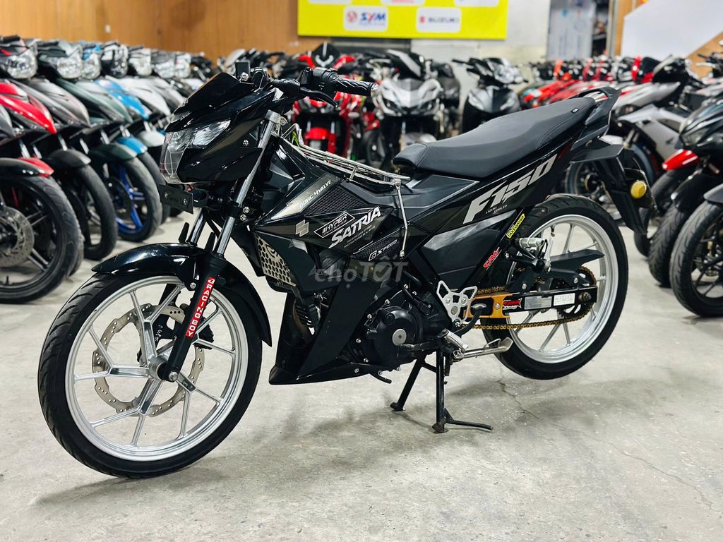 XE MÁYTHANH TÙNG_SATRIA 150FI ĐEN MÁY ZIN XE ĐẸP. Mua bán Xe máy tại Quận Nam Từ Liêm Hà Nội được đăng bởi THANH TÙNG hình 1