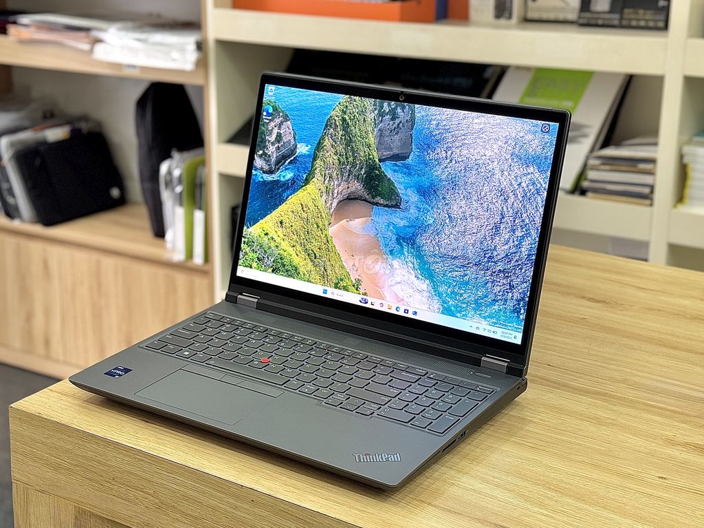 ThinkPad P16 Gen 2, i9, 64G, 2TB, 4000Ada, 4K Oled