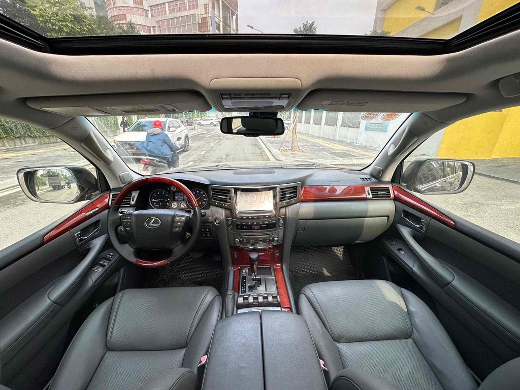 Lexus LX570 model 2015 siêu chất giá rẻ. Mua bán Ô tô tại Quận Cầu Giấy Hà Nội được đăng bởi Cao Quý hình 11