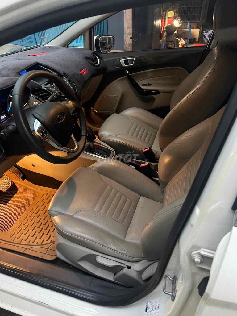 Ford Fiesta 2014 1.5 AT Titanium - 100000 km. Mua bán Ô tô tại Quận 8 Tp Hồ Chí Minh được đăng bởi Sang giau hình 10