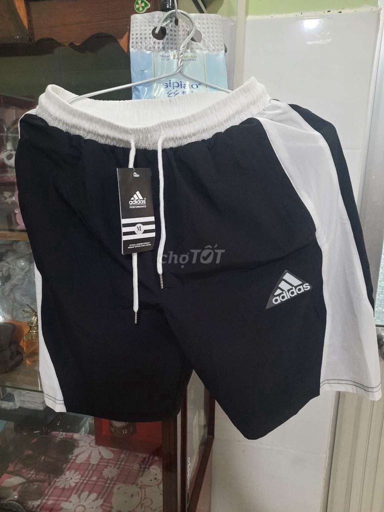 Quần short Adidas nam vải thun. Mua bán Quần áo tại Thành phố Bến Tre Bến Tre được đăng bởi ĐỒNG HỒ WATCH BẾN TRE hình 1
