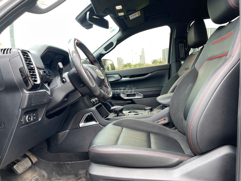 Ford Ranger Stormtrak 2.0L 4x4 AT 2024 - 31500 km. Mua bán Ô tô tại Quận 10 Tp Hồ Chí Minh được đăng bởi Trần Hoàng Long hình 10