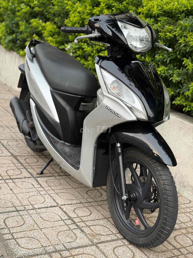 Honda Vision 2012 màu Bạc Porsche mới 80% giá rẻ