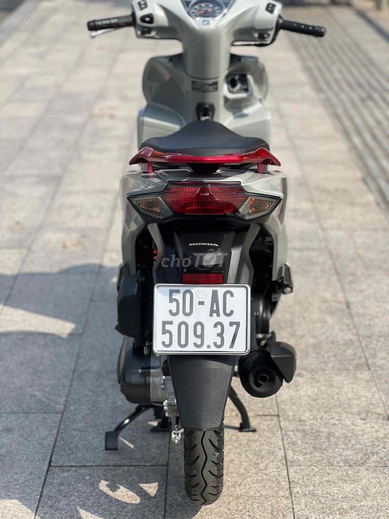 ❤️ Vision đời 2025 bánh lớn odo 1000km bstp 9c. Mua bán Xe máy tại Quận 11 Tp Hồ Chí Minh được đăng bởi Hưng Từ hình 4