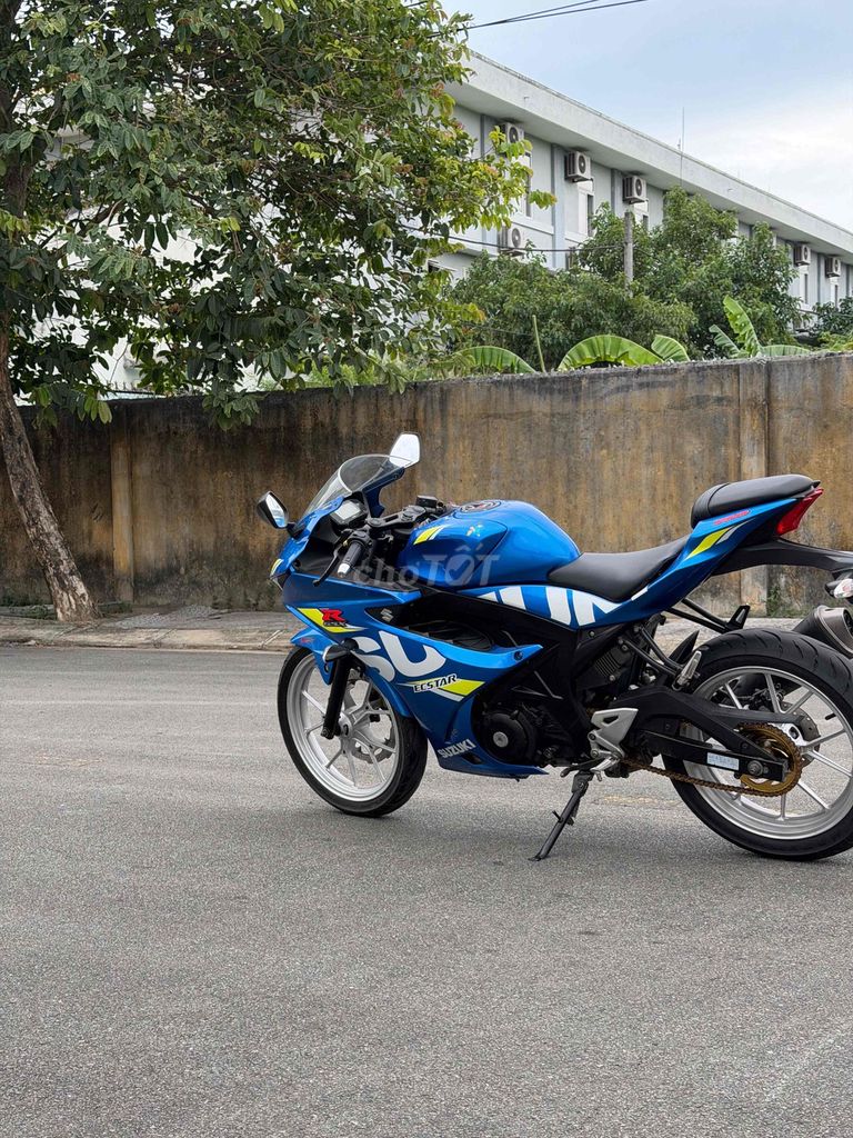 Suzuki GSX-R150 синий, механическая КПП