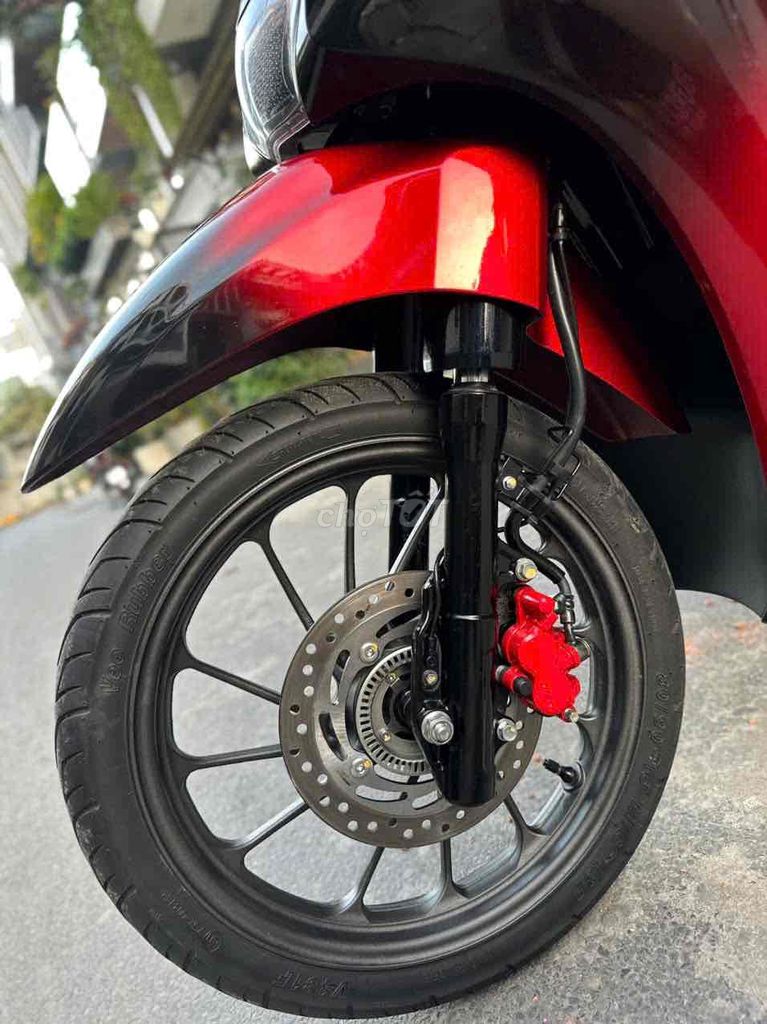 Honda SH Mode 2024 Bản cao cấp ABS Đỏ đen. Mua bán Xe máy tại Quận Gò Vấp Tp Hồ Chí Minh được đăng bởi Nguyễn Cường hình 6