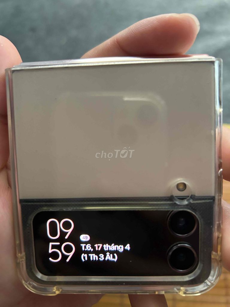 Samsung Z Flip 4 Hỏng màn hình. Máy vẫn hoạt động. Mua bán Điện thoại tại Thành phố Huế Thừa Thiên Huế được đăng bởi Joseph Nguyễn Nam hình 1
