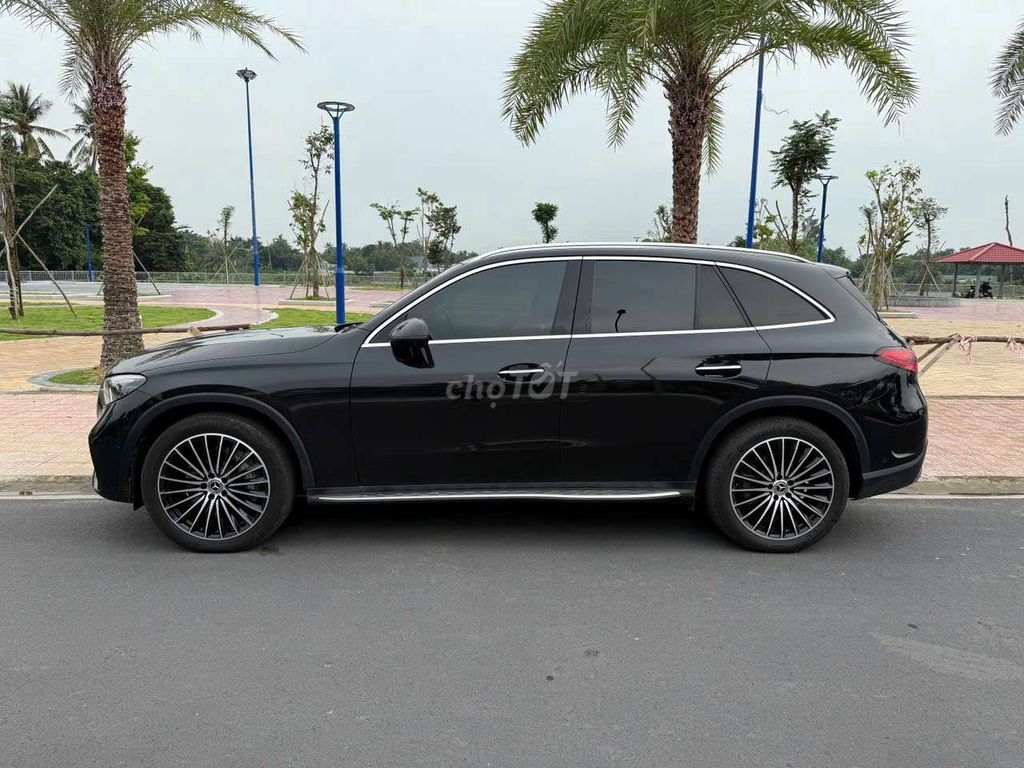 SIÊU LƯỚT MERCEDES 2023 GLC 300 - 5100 km. Mua bán Ô tô tại Thành phố Thủ Đức Tp Hồ Chí Minh được đăng bởi BÌNH VÌNH PHÚ CHUYÊN XE LƯỚT BAO TEST HÃNG  hình 4