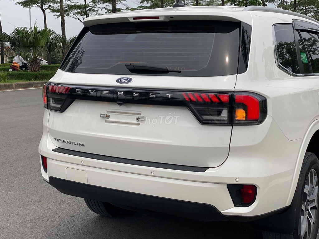 Ford Everest 2023 Titanium 2.0 AT 4x2 - 29000km. Mua bán Ô tô tại Quận Thanh Xuân Hà Nội được đăng bởi ĐÀM HÙNG CAR  hình 8
