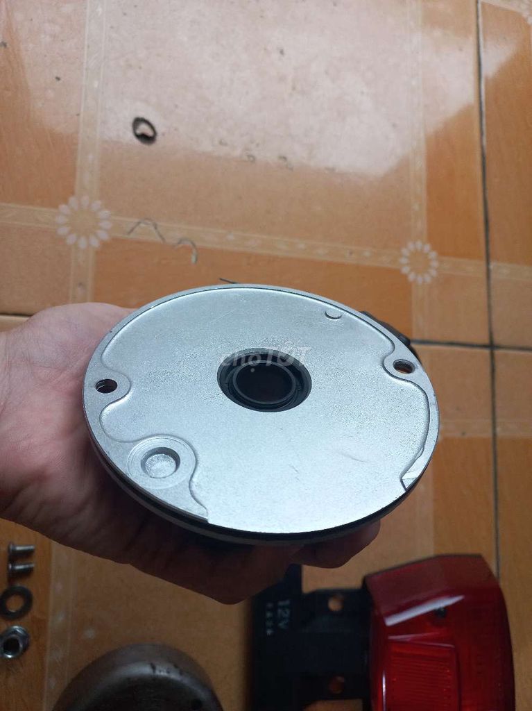 Vô lăng mâm lửa và cụm đèn hậu zin xe Cub. Mua bán Phụ tùng xe tại Quận Hà Đông Hà Nội được đăng bởi Lê Công Tuấn Anh hình 7