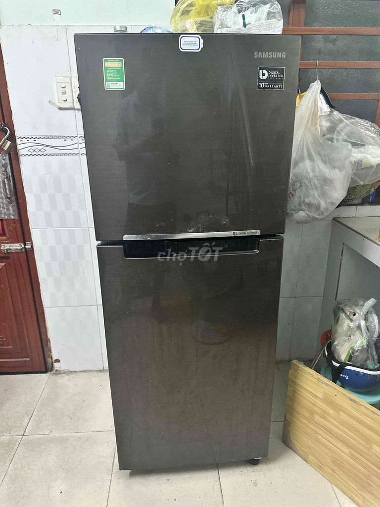 Tủ lạnh Samsung RT20HAR8DDX 208 Lít Xám. Mua bán Tủ lạnh tại Huyện Cần Giờ Tp Hồ Chí Minh được đăng bởi hoàng nguyễn hình 1