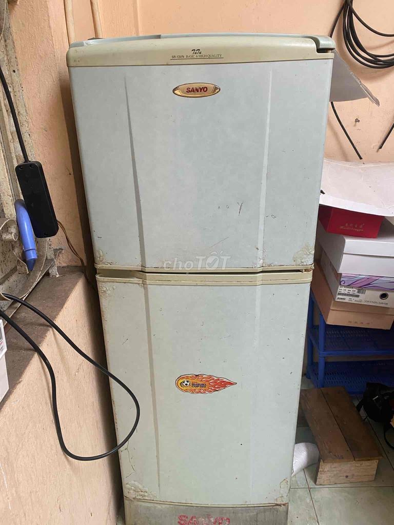 Tủ lạnh sanyo 135l