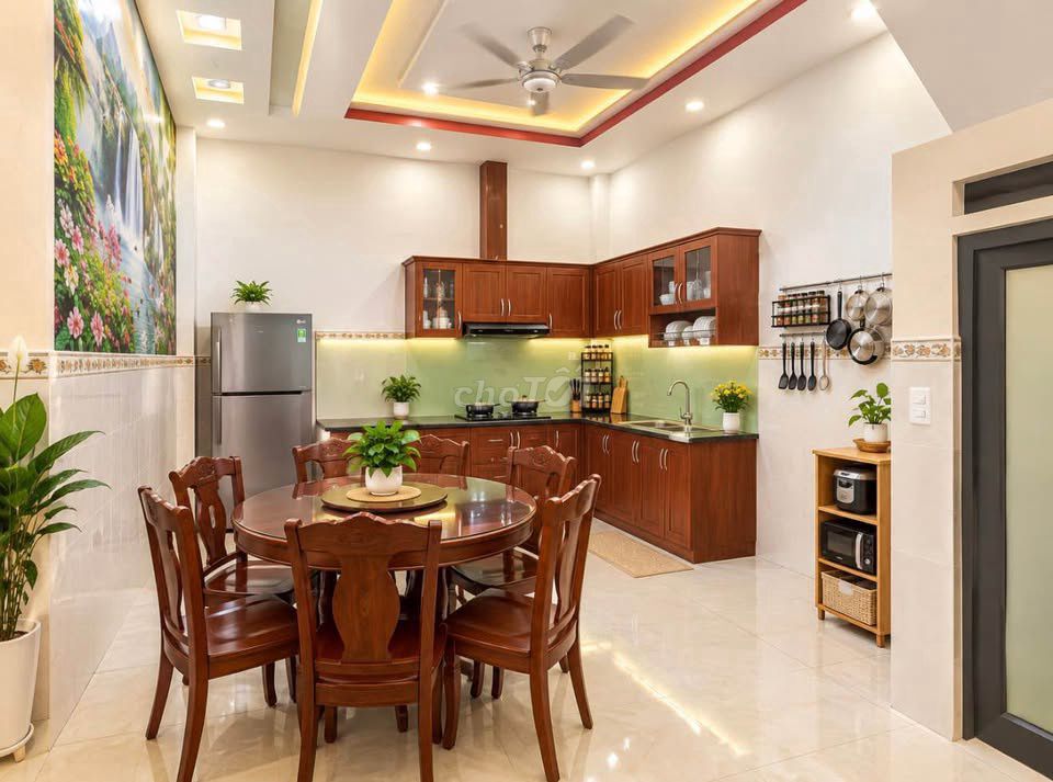 Nhà sát Nguyễn Thị Thập, Quận 7, xe hơi đỗ cửa, ngang 7m