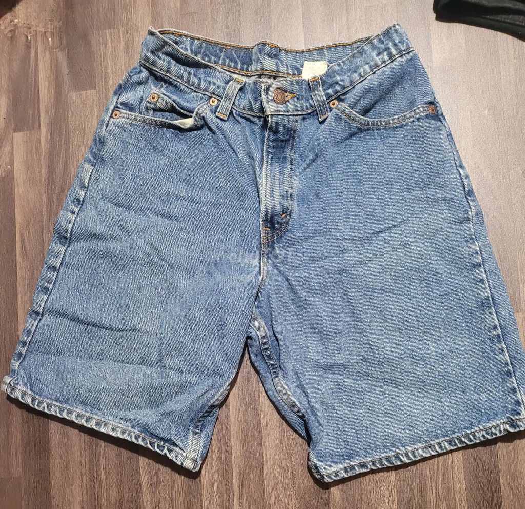 Quần sọt Levis 560 Mexico chính hãng size 29. Mua bán Quần áo tại Quận Bình Thạnh Tp Hồ Chí Minh được đăng bởi PTT 2Hand hình 1