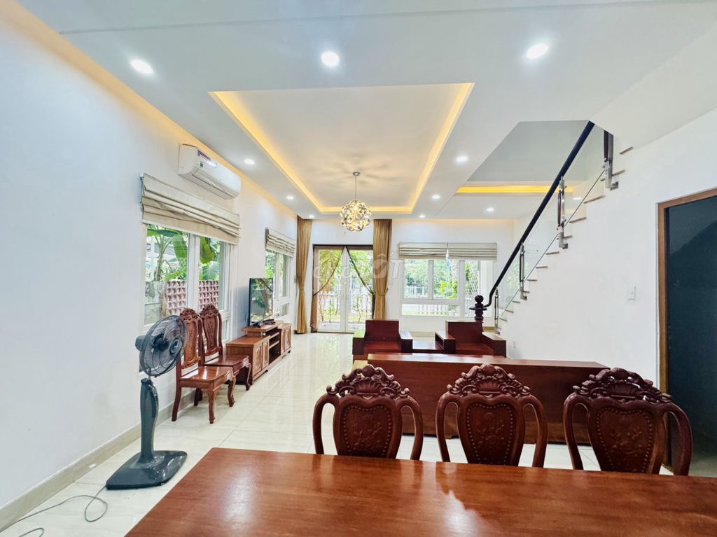 Аренда · 4 комн. · 144 м² · Thành phố Thủ Đức, ул. Vành Đai Trong