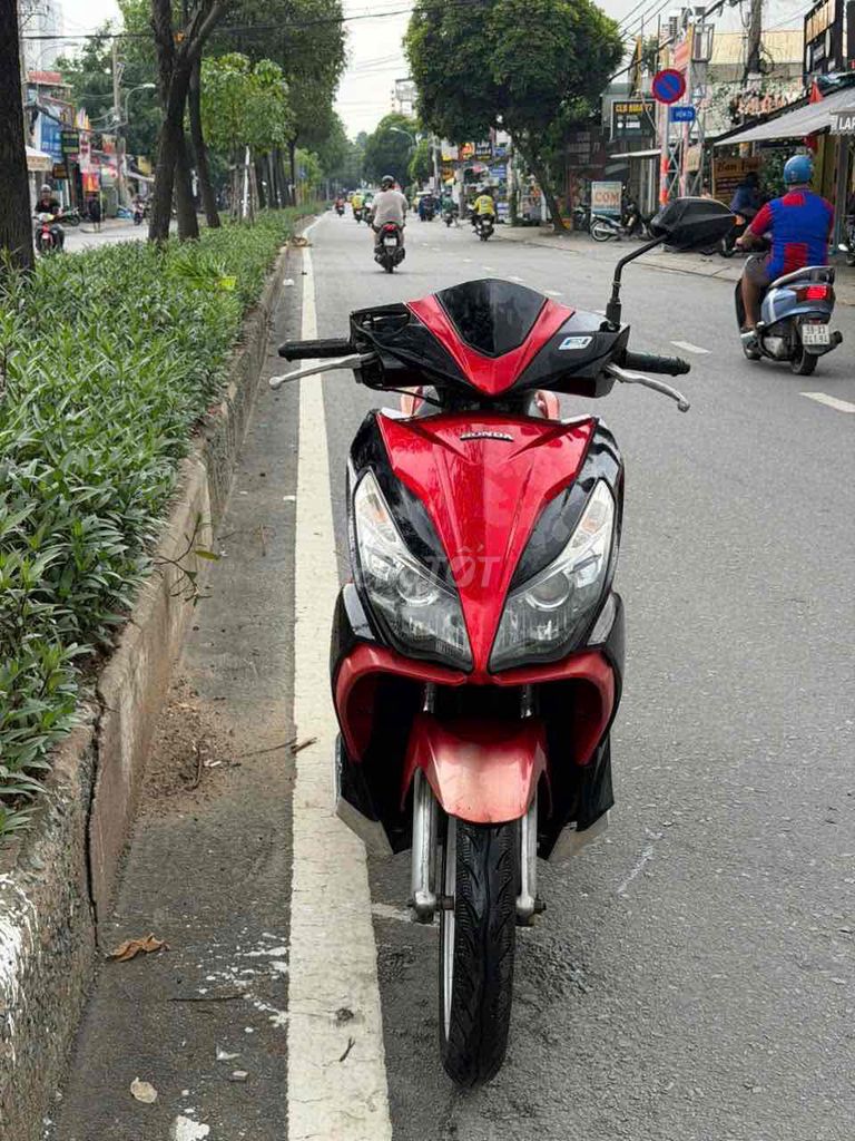 Honda Air Blade 2013 красно-черный Вьетнам