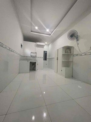 Phòng máy lạnh rộng 20m2, giờ giấc tự do Trường Chinh