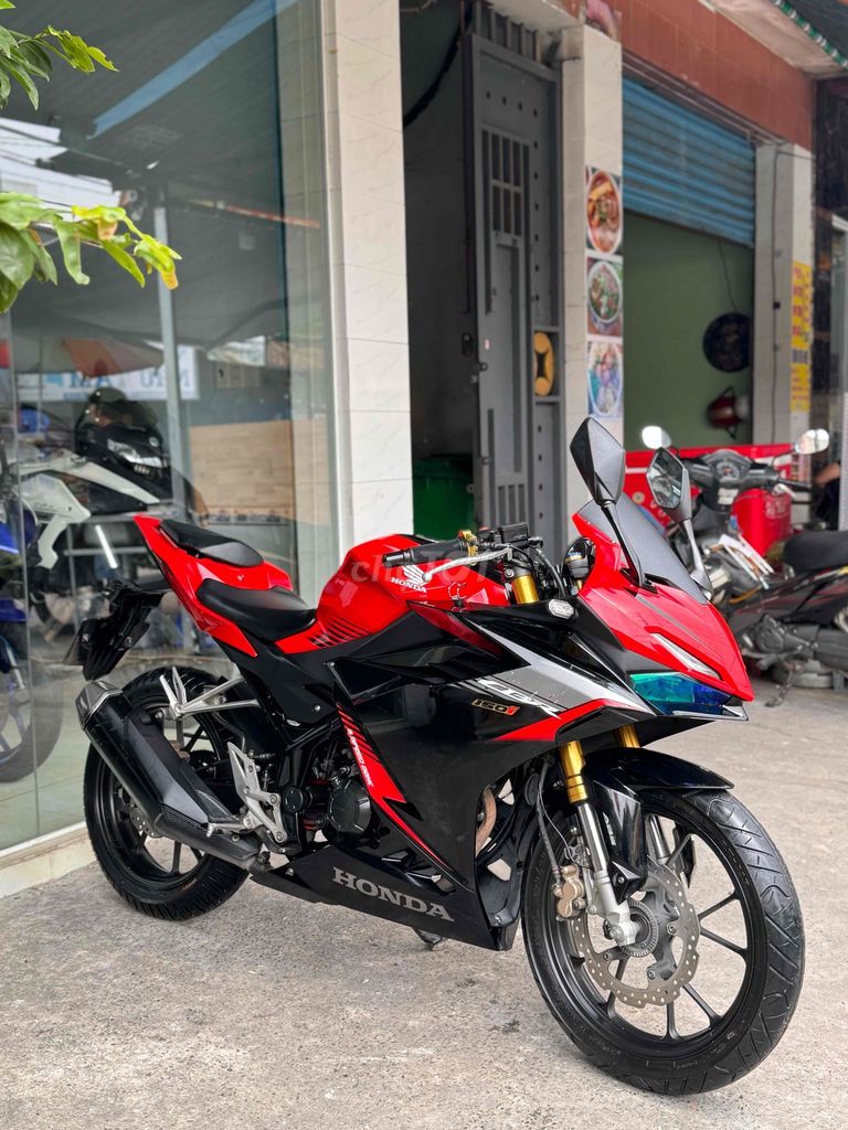 Cần bán Honda CBR150R 2021 Biển 60 9 chủ Xe zin. Mua bán Xe máy tại Quận Bình Tân Tp Hồ Chí Minh được đăng bởi Việt Motor Bình Tân hình 1