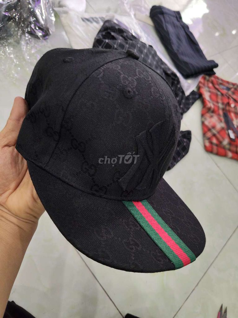 xả 2 Mũ lưỡi trai Gucci Unisex. Mua bán Phụ kiện thời trang khác tại Huyện Hóc Môn Tp Hồ Chí Minh được đăng bởi five star  hình 1