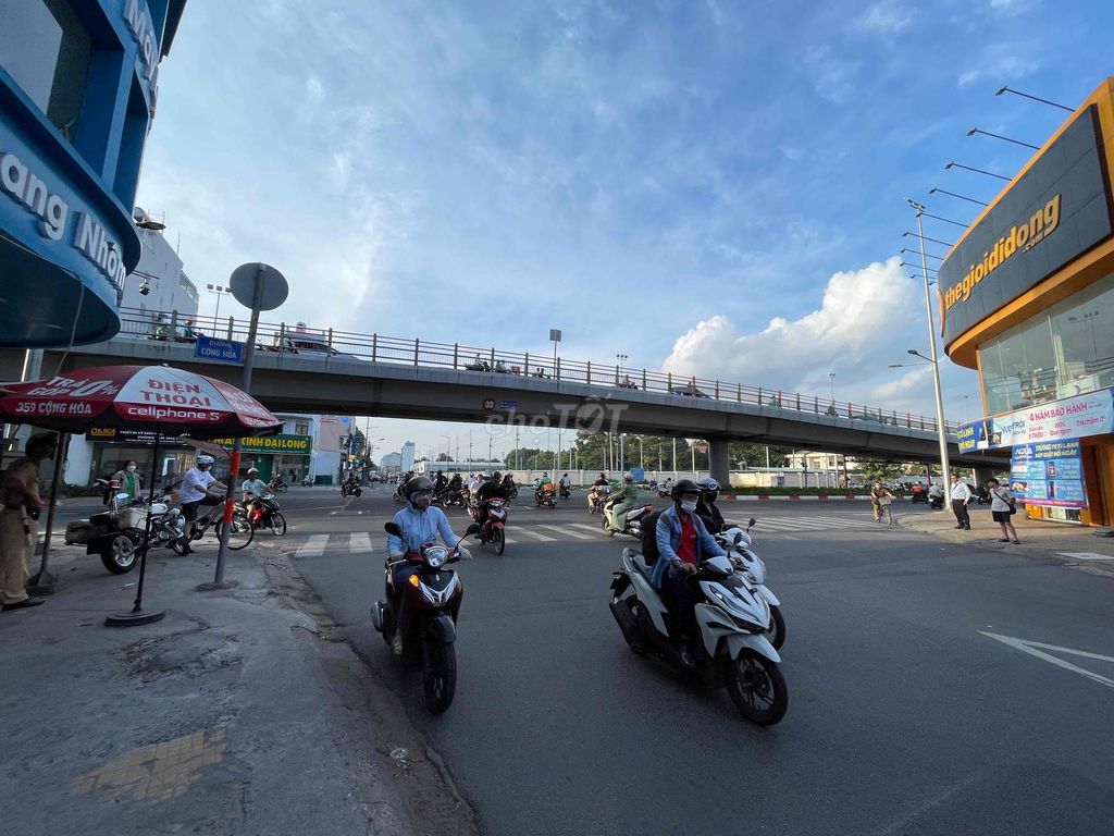 Bán Nhà Mặt Tiền Đang Cho Thuê 140 Hoàng Hoa Thám Tân Bình. Mua bán văn phòng, mặt bằng kinh doanh tại Quận Tân Bình Tp Hồ Chí Minh được đăng bởi Chu Quang Đạt hình 3