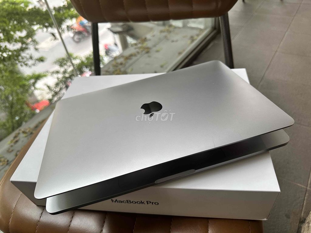 🍭🍭🍭 em bán macbook pro M1 chính chủ nữ