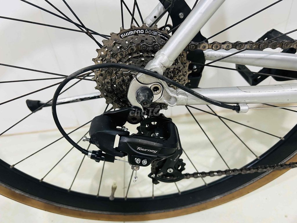 Touring 700c HÀNG BẢI NHẬT còn rất tốt. Mua bán Xe đạp tại Quận Bình Thuỷ Cần Thơ được đăng bởi Hien hình 2