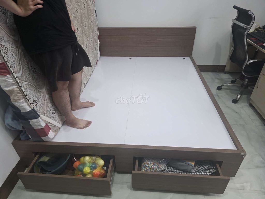 Giường ngủ An Cường Gỗ CN 1m8x2m Nâu Trắng. Mua bán Giường, chăn ga gối nệm tại Thành phố Nha Trang Khánh Hòa được đăng bởi Nguyễn Thành Danh hình 1