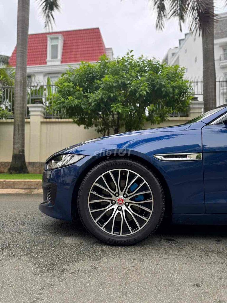 Jaguar XE Portfolio 2.0 sx 2015 mới lăn bánh 84.00. Mua bán Ô tô tại Quận Tân Phú Tp Hồ Chí Minh được đăng bởi Phước Nguyễn hình 4