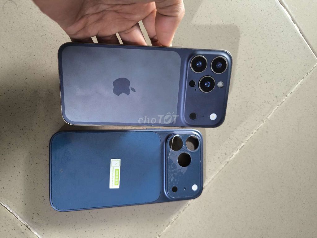 Mô hình iPhone Xám Xanh bể màn hình