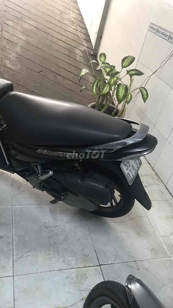 Suzuki màu Đen. Mua bán Xe máy tại Quận 8 Tp Hồ Chí Minh được đăng bởi Anh đào hình 4