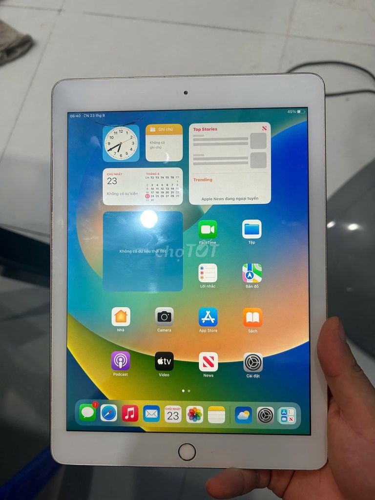Ipad gen 5 32Gb Wifi.Nứt màn nhẹ, hoạt động tốt. Mua bán Máy tính bảng tại Quận Hai Bà Trưng Hà Nội được đăng bởi Đỗ Trung Hiếu hình 1