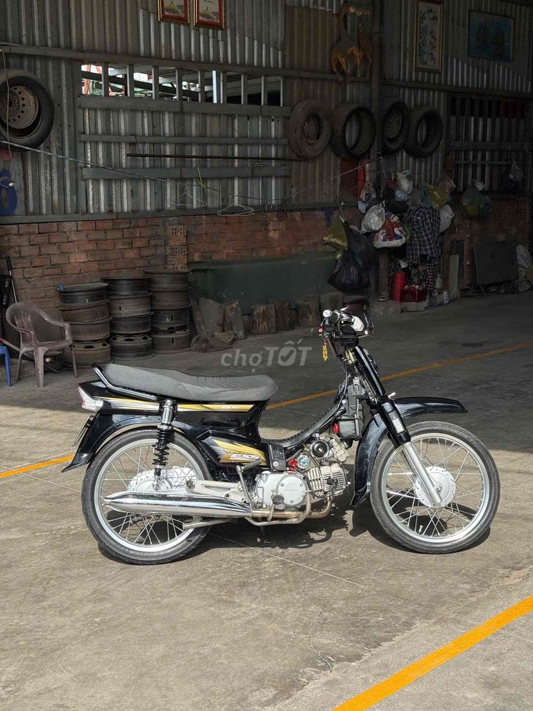 Honda Dream Super Đen с амортизаторами Redleo
