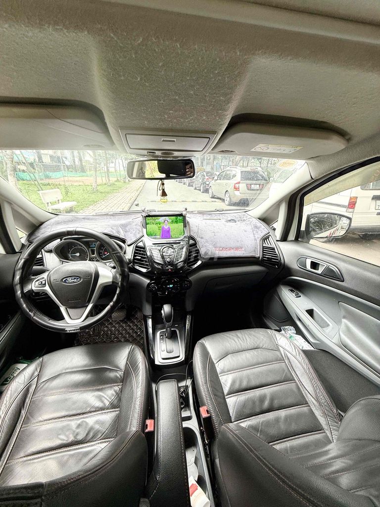 Ford EcoSport, титановый белый, автоматический 120,080 км