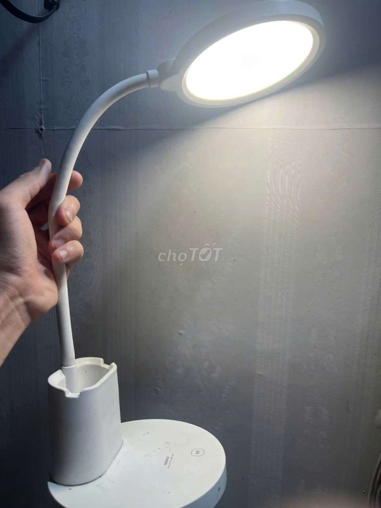 Đèn bàn thông minh Remax Trắng. Mua bán Đèn tại Quận Bình Thạnh Tp Hồ Chí Minh được đăng bởi Duy hình 1