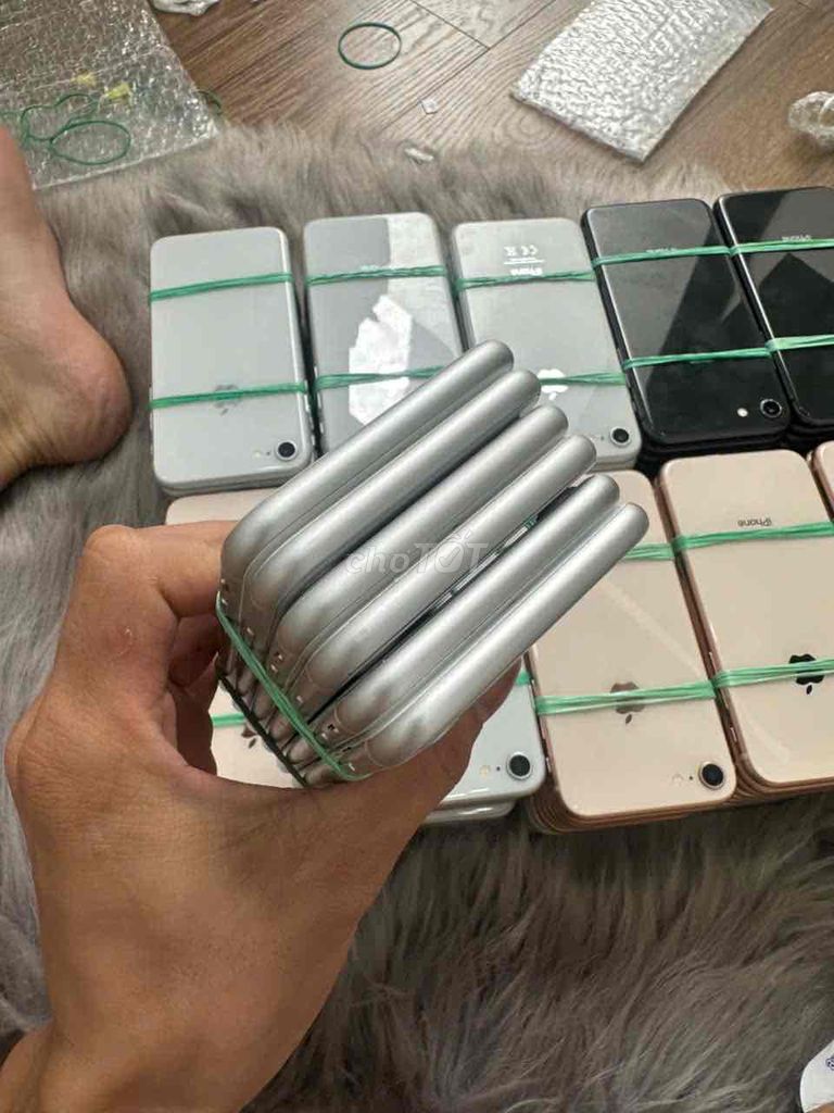 Apple iPhone 8 64GB Bạc, Vàng hồng Zin full. Mua bán Điện thoại tại Quận Sơn Trà Đà Nẵng được đăng bởi Thịnh Lê hình 1
