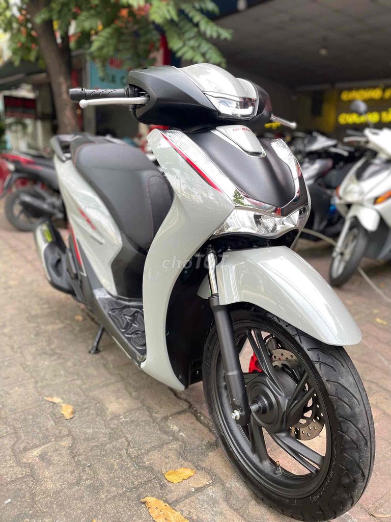Honda SH160 2024 Xám 5000 km. Mua bán Xe máy tại Thành phố Biên Hòa Đồng Nai được đăng bởi Minh Hiền hình 5