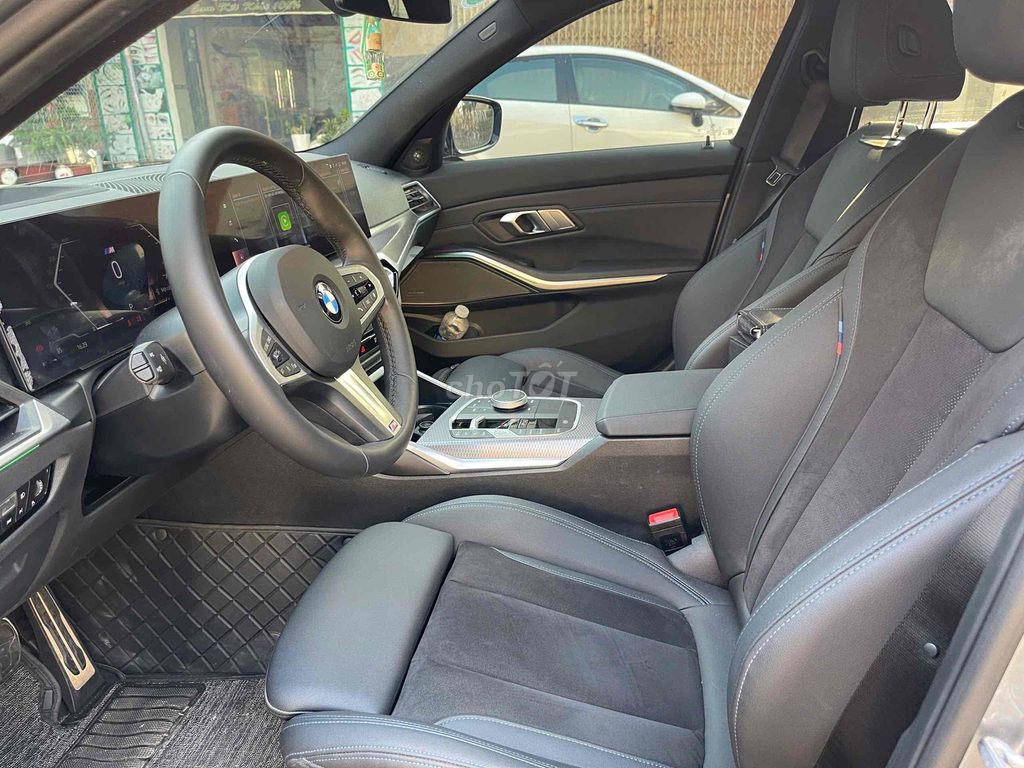 BMW 330i M sport model 2025 lướt chỉ 5.000km