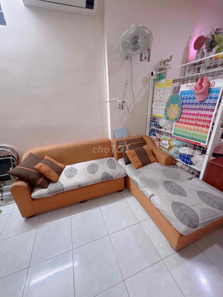 Sofa góc chữ L Nệm Kính Cam Đen 2m4. Mua bán Bàn ghế tại Quận Phú Nhuận Tp Hồ Chí Minh được đăng bởi Quyên hình 1