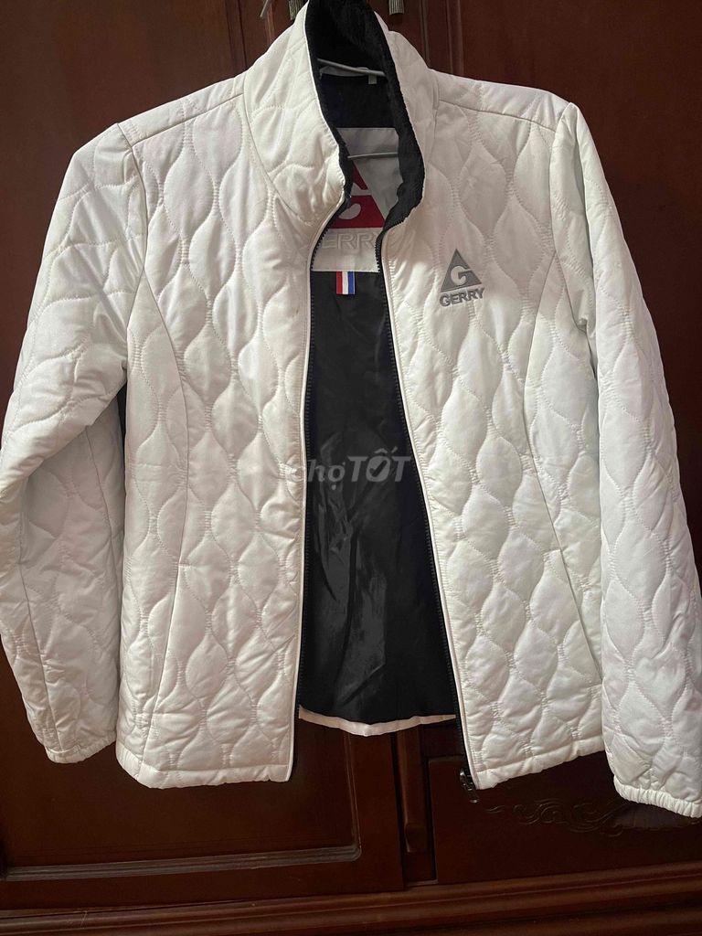 Áo khoác chần bông Gerry Nữ Trắng. Mua bán Quần áo tại Thành phố Nam Định Nam Định được đăng bởi phạm thu thủy hình 1