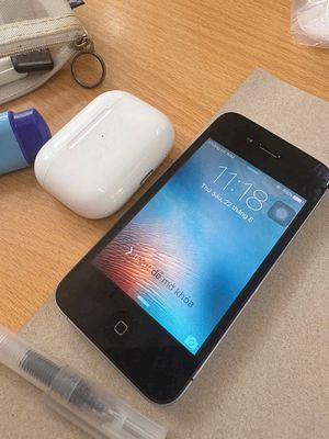 Bán iphone 4S màu đen zin, ngoại hình đẹp kèm sạc. Mua bán Điện thoại tại Quận Hoàng Mai Hà Nội được đăng bởi thanhdat