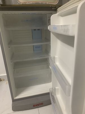 Bán giá rẻ Tủ lạnh Sanyo 2 cửa SR-S205PN(SN) 205l