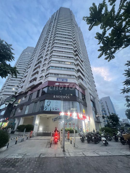 Sàn chân đế tầng 2 Học Viện Quốc Phòng 108m vuông vắn view mặt tiền